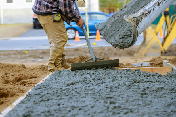 Best Concrete Sidewalk Installation  in Bay Hill, FL